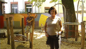 Sabine Ernst leitet die "Schaworalle", Schule und Kindertagesstätte für Frankfurter Roma.